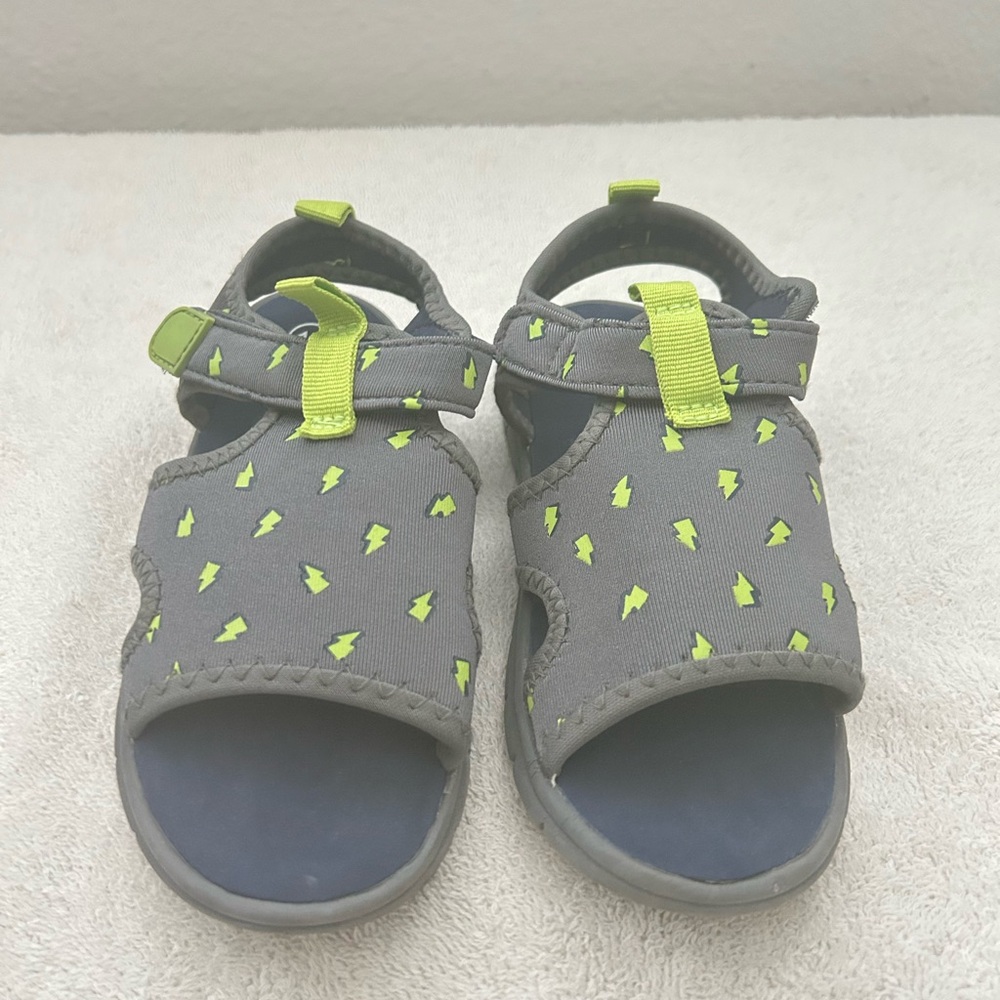 Cat & Jack Boys Sandals with Velcro Straps,Size 11 Toddler,Preowned.
